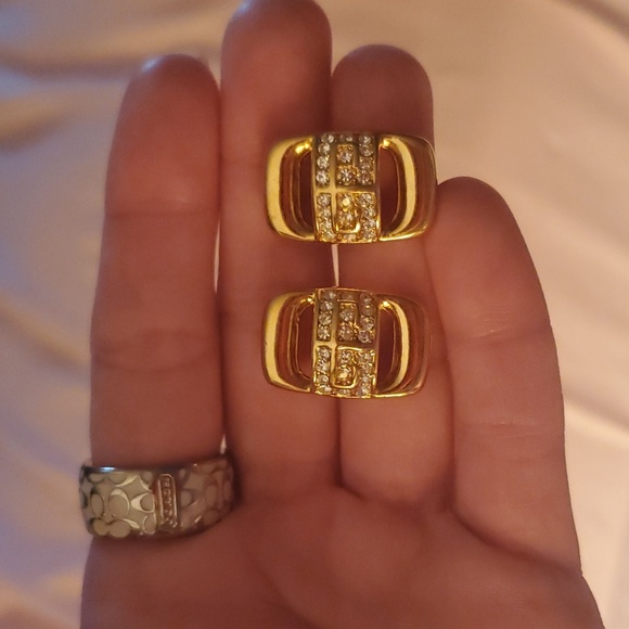 Givenchy earrings - Picture 2 of 3
